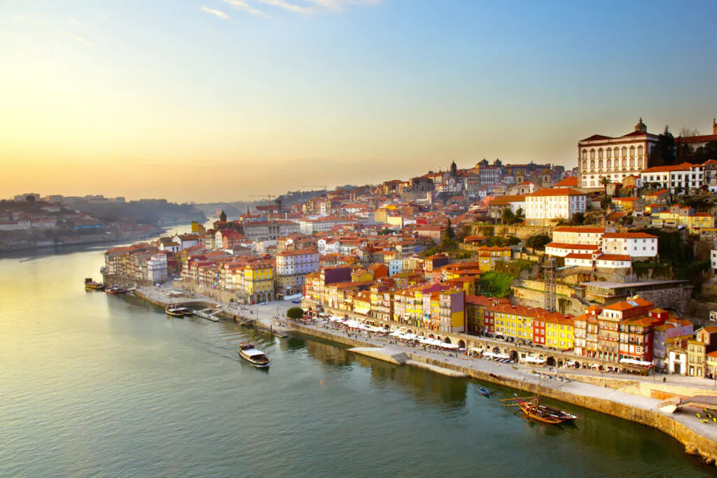 zhizn-v-portugalii-s-evropejskim-pasportom